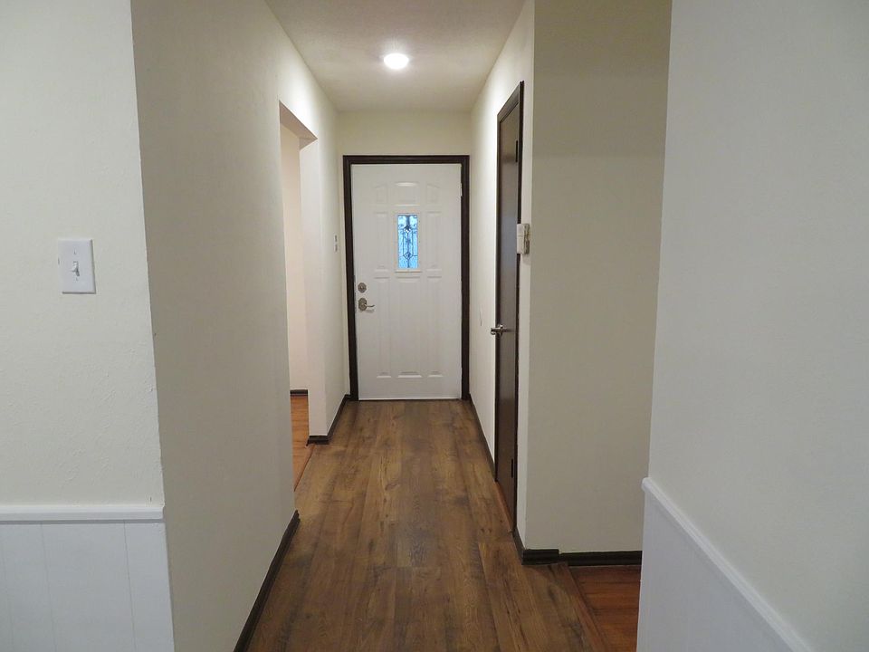 1st image of 10006 Checota Dr