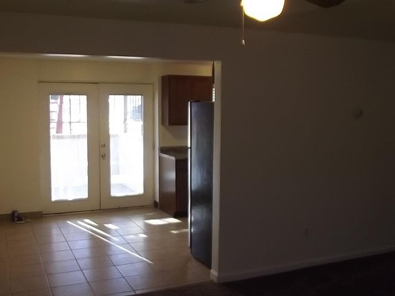 eating space in kitchen