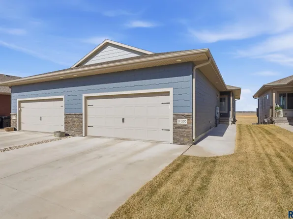 9700 W Broek Dr, Sioux Falls, SD 57106