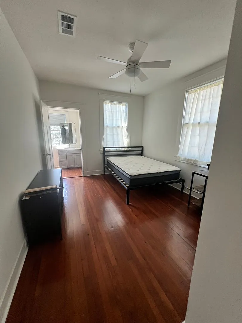4bd/2ba with Central AC Walking Distance to Campus. — Photo 3