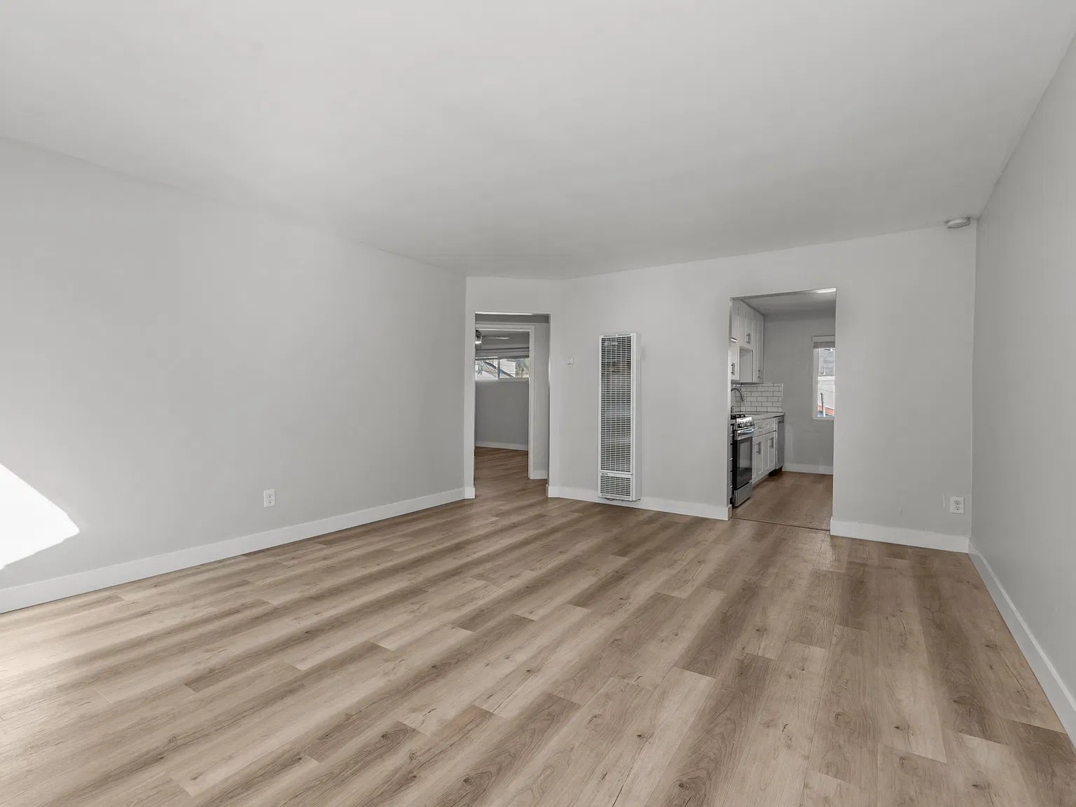 2 bed, 670 sqft, $3,395 — Photo 3