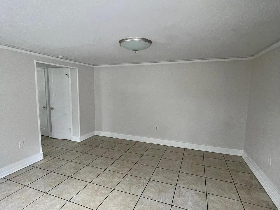 7800 Saint Charles Ave #E