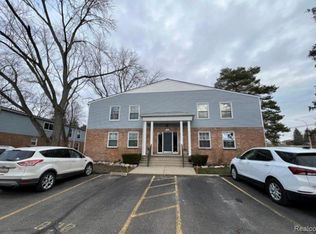 521 E University Dr APT 807, Rochester, MI 48307