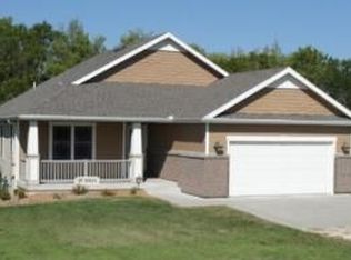 8521 SW Wanamaker Rd, Wakarusa, KS 66546