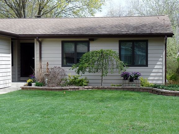 2nd image of 608 McHenry Ave