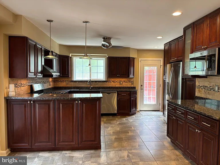 3913 Parsons Rd — Photo 24