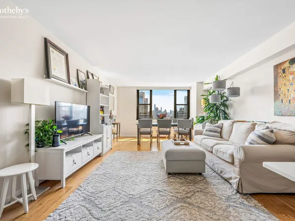444 East 86th Street image 1 of 10