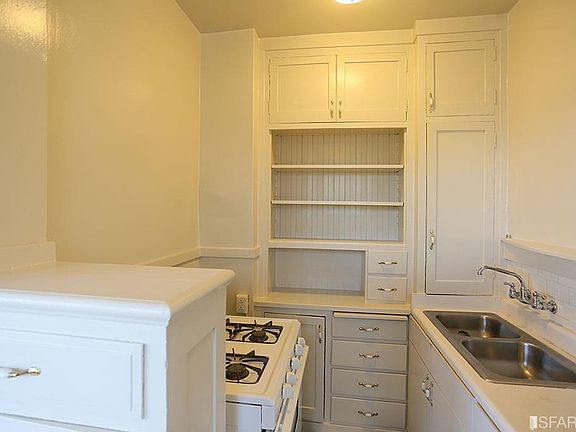 4th image of 3515 Fillmore St #102