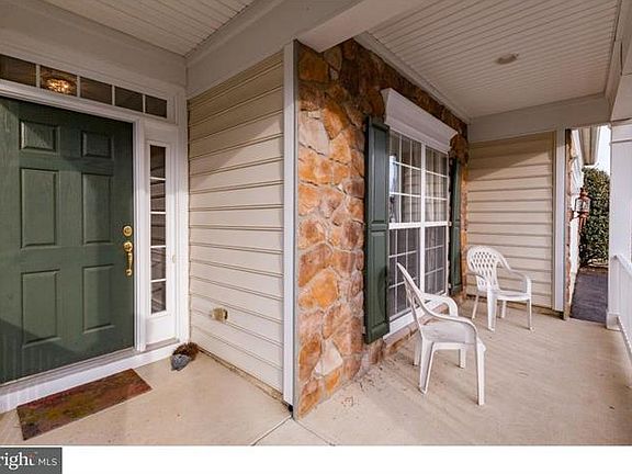 5th image of 114 Lantana Dr