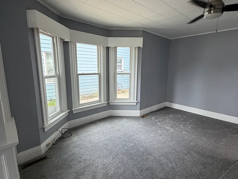 33 Keever Ave #1 — Photo 4