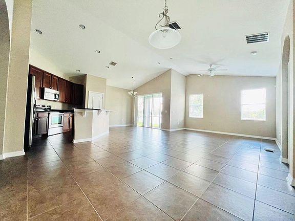 3rd image of 15010 Montesino Dr