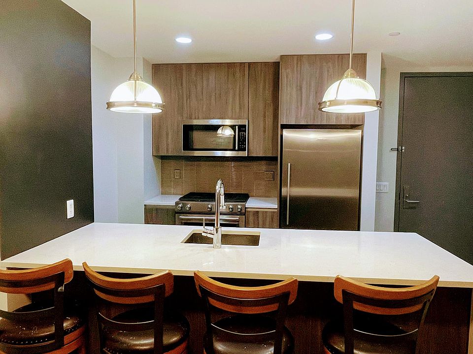 1st image of 165 1st St #908