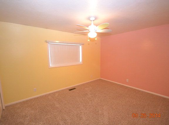 4th image of 567 S Maurine Dr