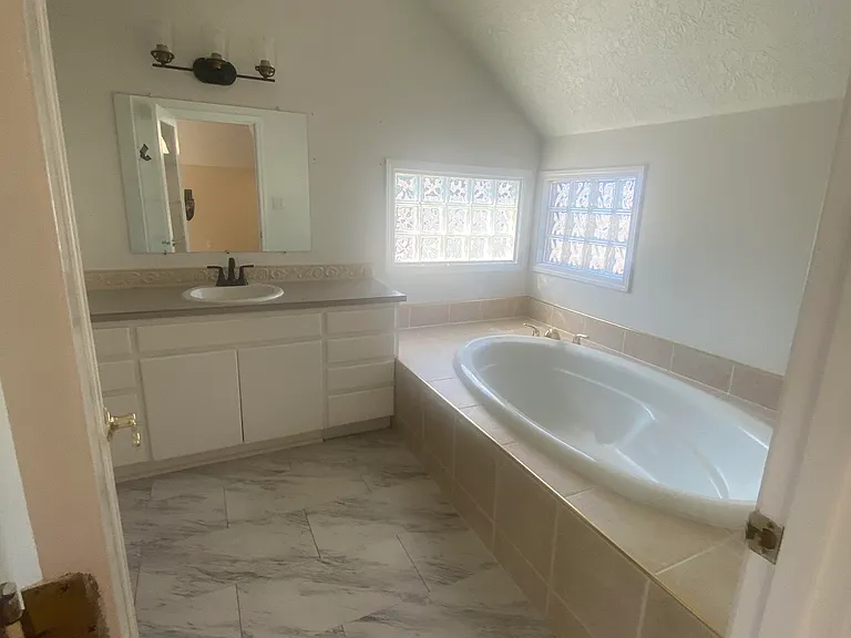 1620 Broadway St NE — Photo 12