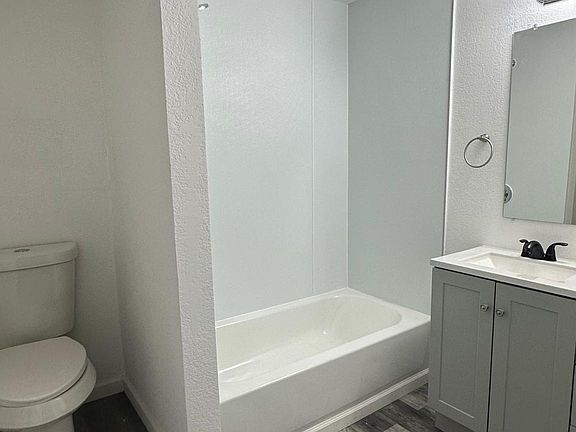 3rd image of 442 Westchase