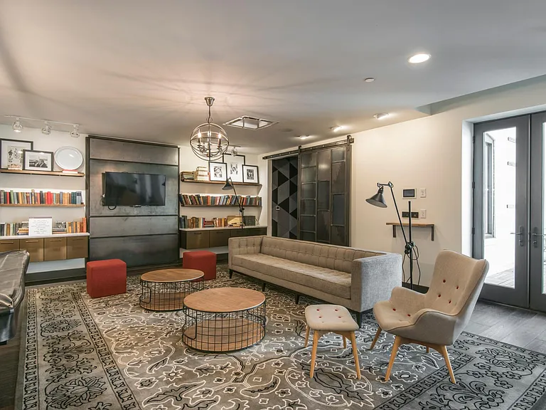 The Latham at Seventeenth — Photo 14