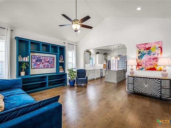 4th image of 649 Center Grn