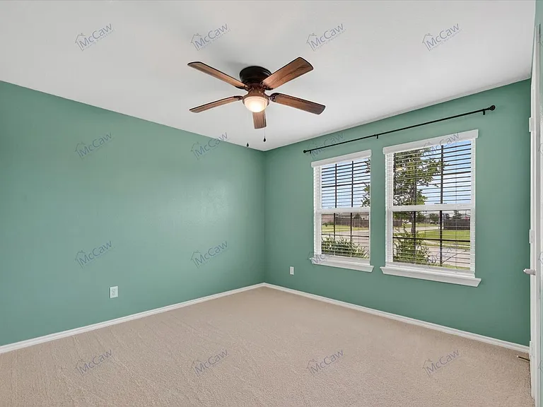 800 Windmill St — Photo 14