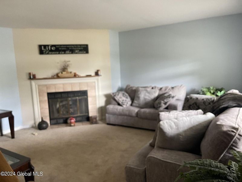 4th image of 28 Tanglewood Drive