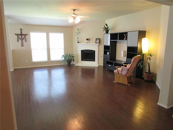 3rd image of 3625 Peacock Pl