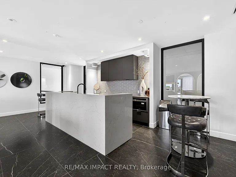 308 Jarvis St #813 — Photo 34