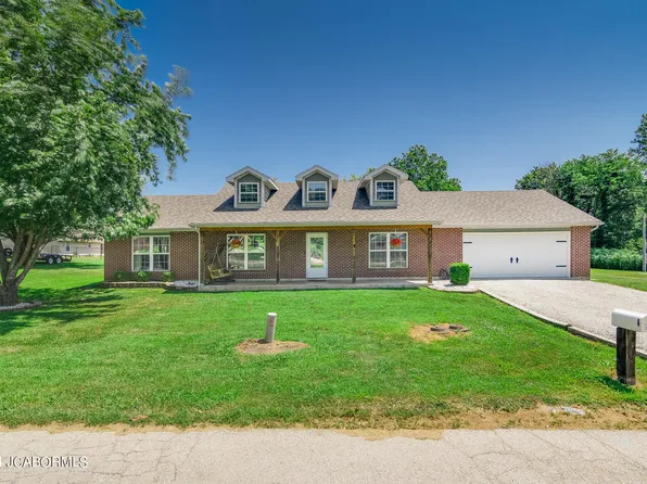 702 Lake Dr, California, MO 65018