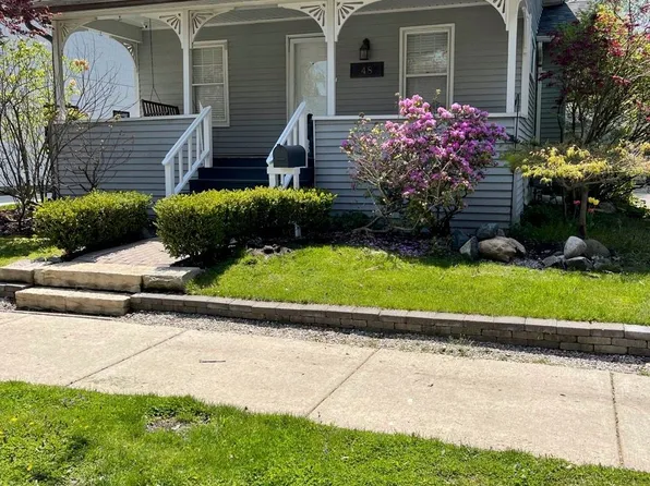 48 Maywood Ave, Pleasant Ridge, MI 48069