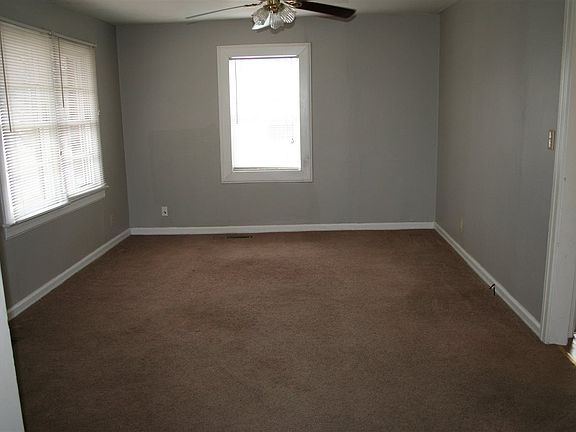 2nd image of 1415 Hillcrest Ave