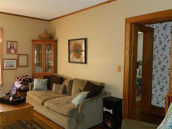 5th image of 1030 Tiffin St