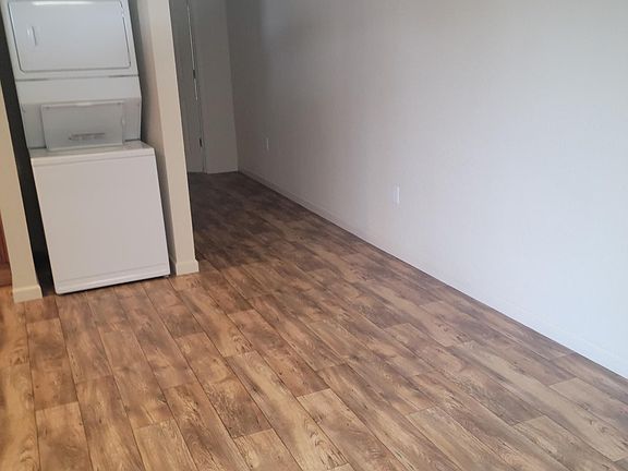 3rd image of 460 Russell Ave #102