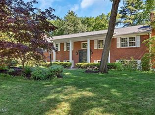 2307 Pine Ridge Rd, Niskayuna, NY 12309
