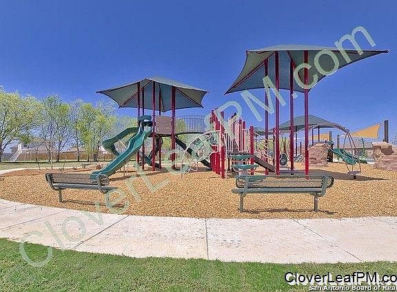 2nd image of 3868 Northaven Trl