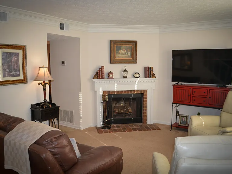 2504 Fair Oak Ct — Photo 10