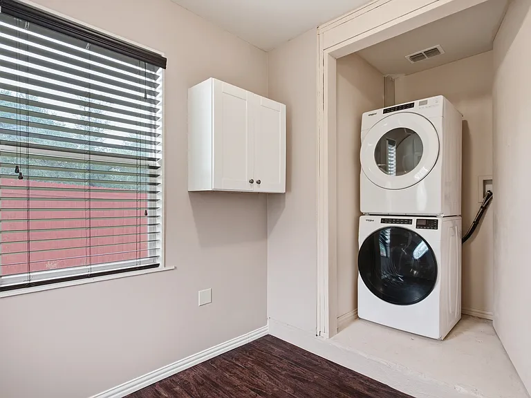 7606 Williamson Creek Dr — Photo 14