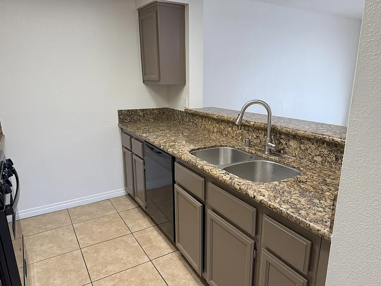 12009 Aspen Cir — Photo 16