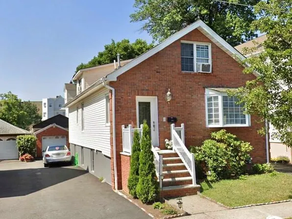 214 Columbus Pl, Cliffside Park, NJ 07010