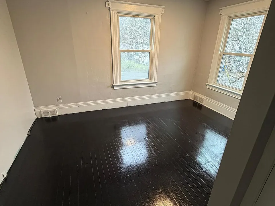 811 Portland Ave #2