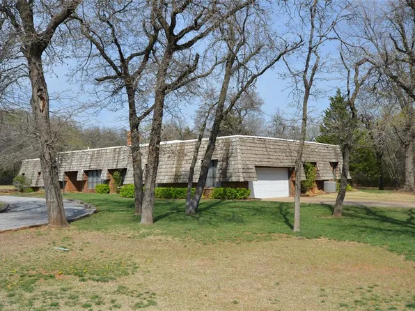 4900 Summit Dr, Edmond, OK 73034