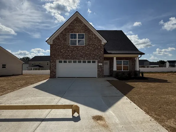1227 Amber Hills Dr, Ashland City, TN 37015