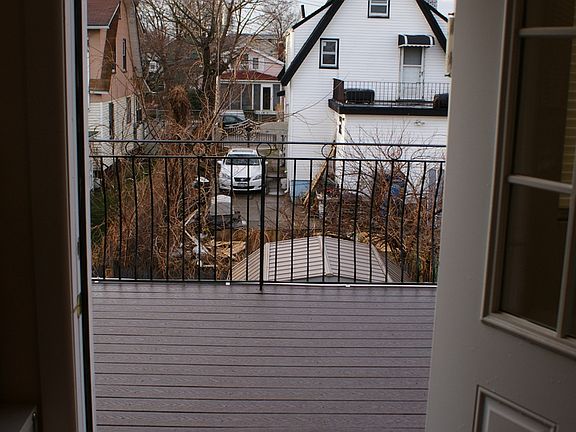 5th image of 13130 Merrick Blvd