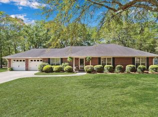 856 Old Field Dr, Hinesville, GA 31313