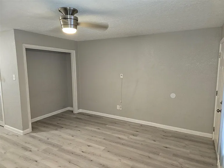 2501 Yoakum Blvd #13 — Photo 5