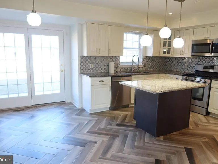 4581 Green Tree Rd — Photo 5