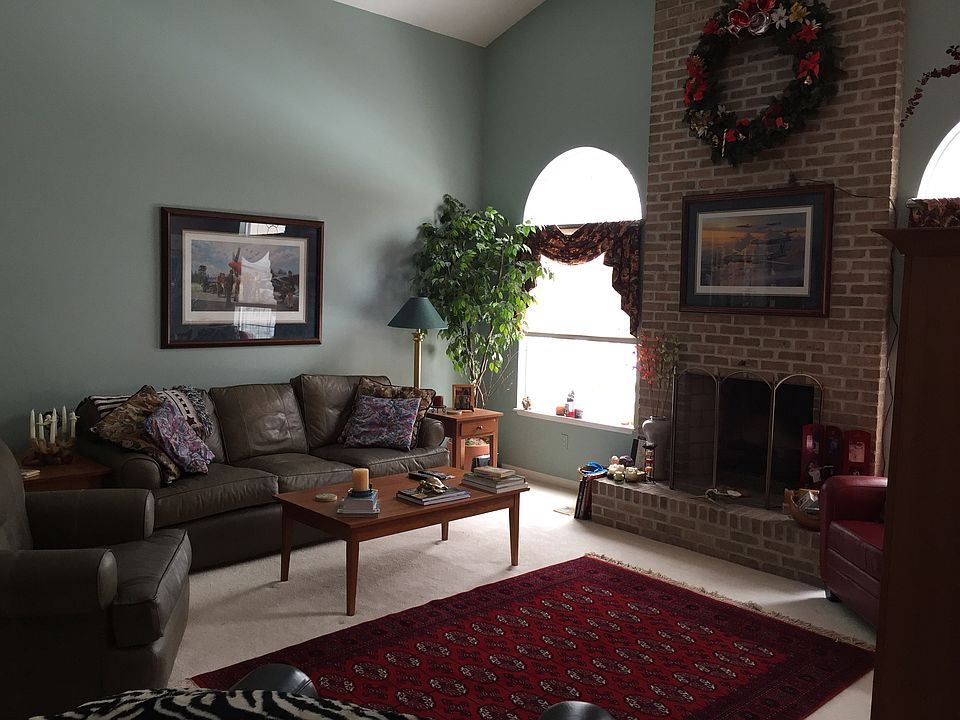 1st image of 706 Woodlake Dr