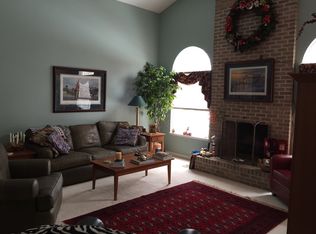 706 Woodlake Dr, Aurora, OH 44202