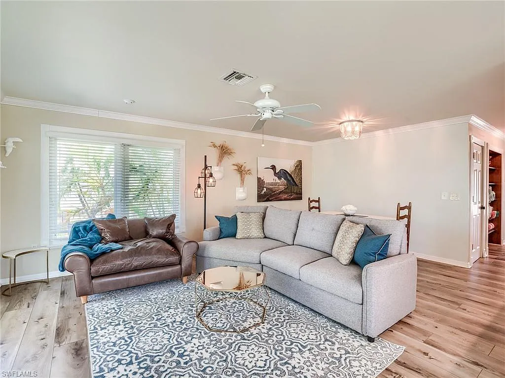 2 bed, 2.5 bath, 1056 sqft, $3,465 — Photo 4