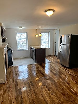 1st image of 74 Ryerson St #4