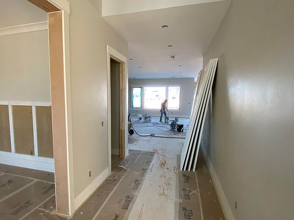 3rd image of 2943 Ashwood Ln