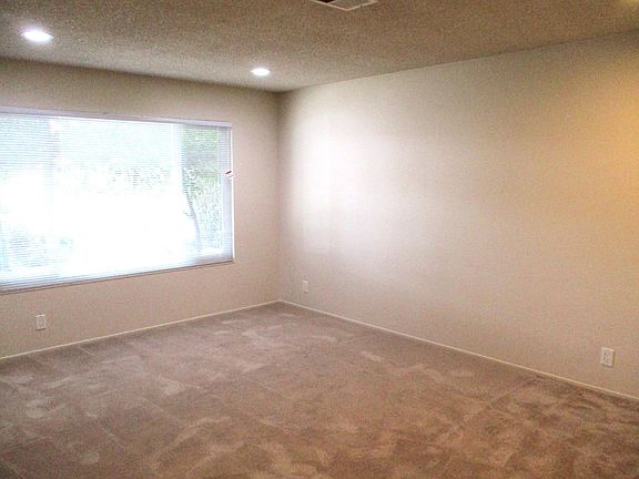 2nd image of 4722 Rose Way