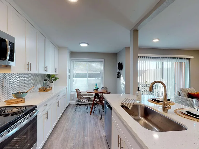 Mocha - 1 and 2 Bedroom Units in Escondido — Photo 18